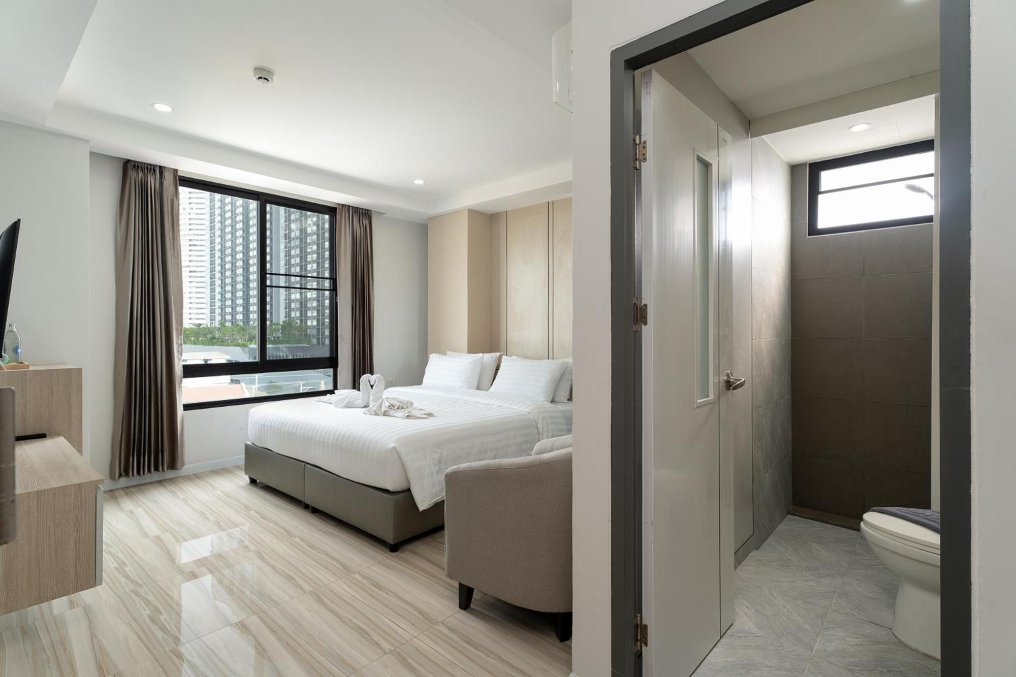 The Riski Hotel At Bangphlat Station Sha Bangkok Exterior foto